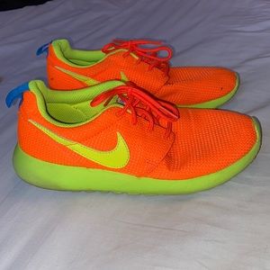 Nike Bright Roshe One - 4.5Y